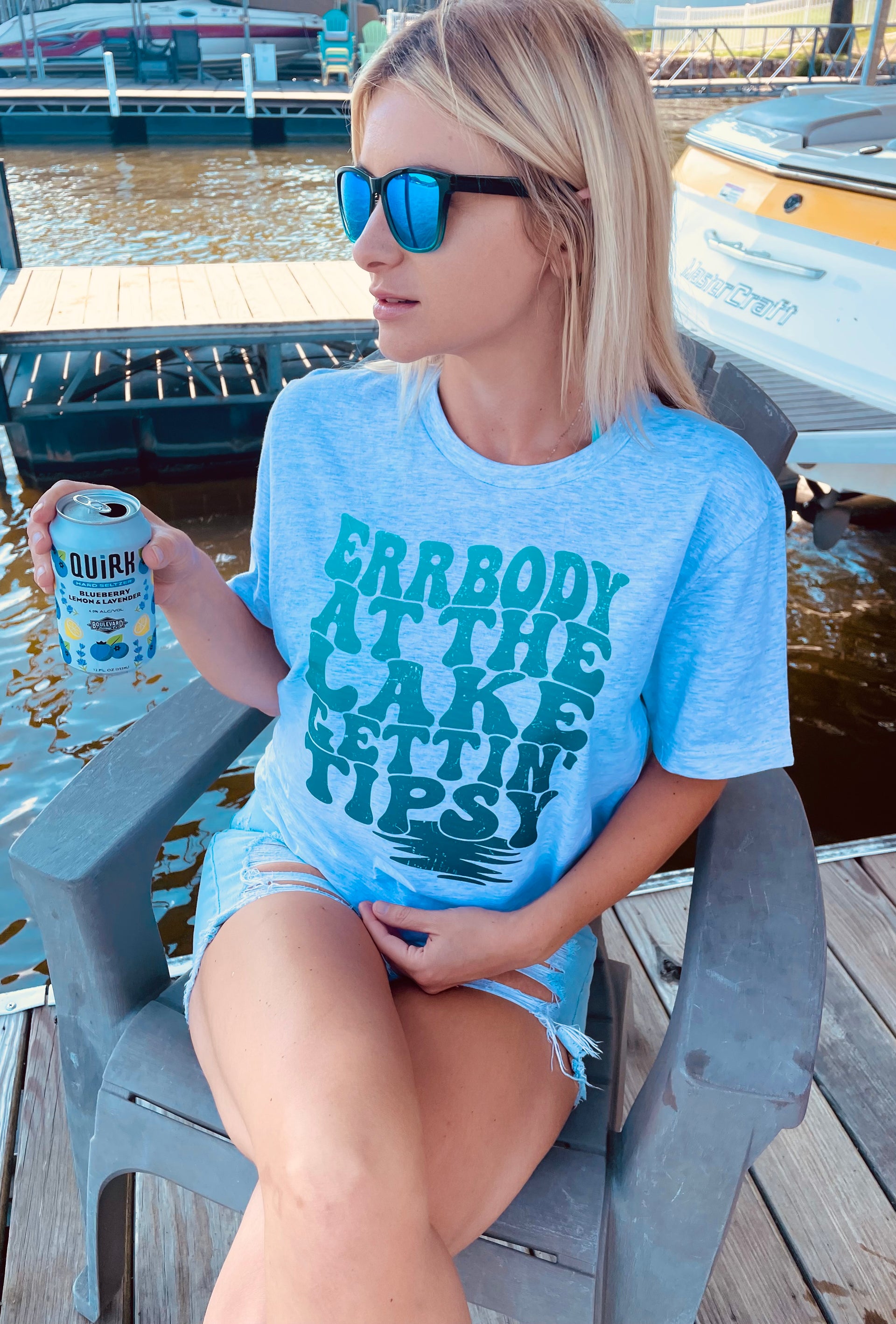 ERRYBODY TIPSY TEE