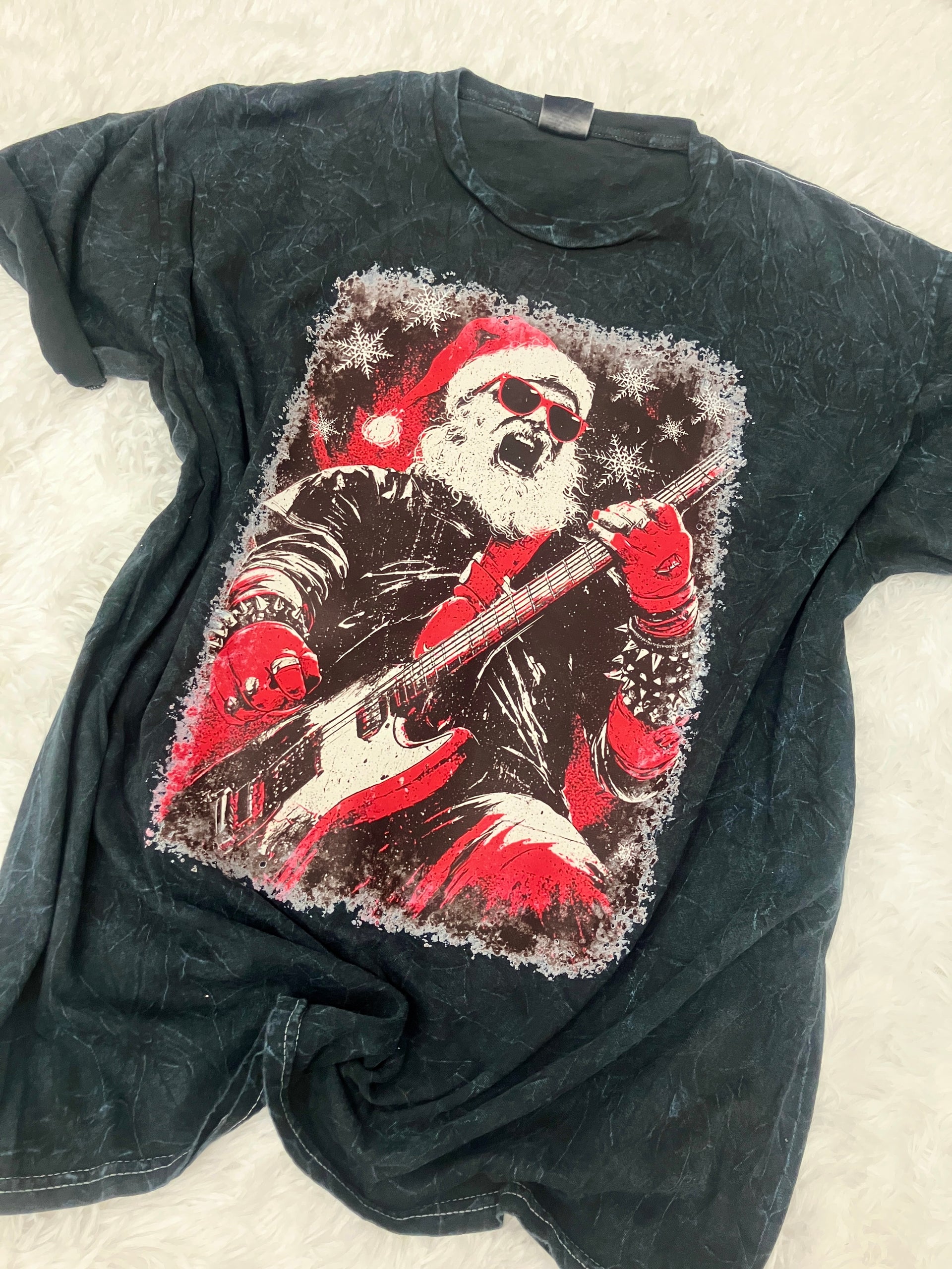 ROCK N ROLL SANTA TEE