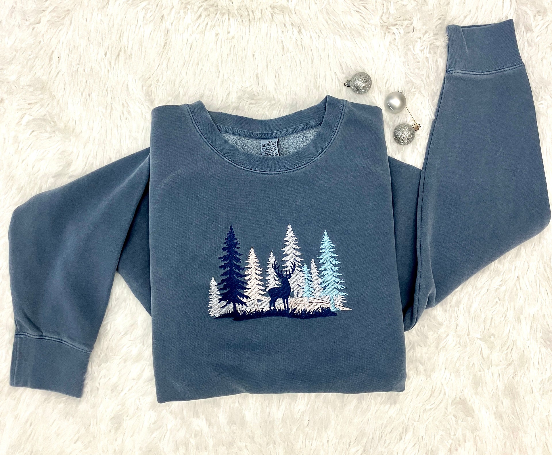 WINTER WONDERLAND BUCK EMBROIDERED SWEATSHIRT