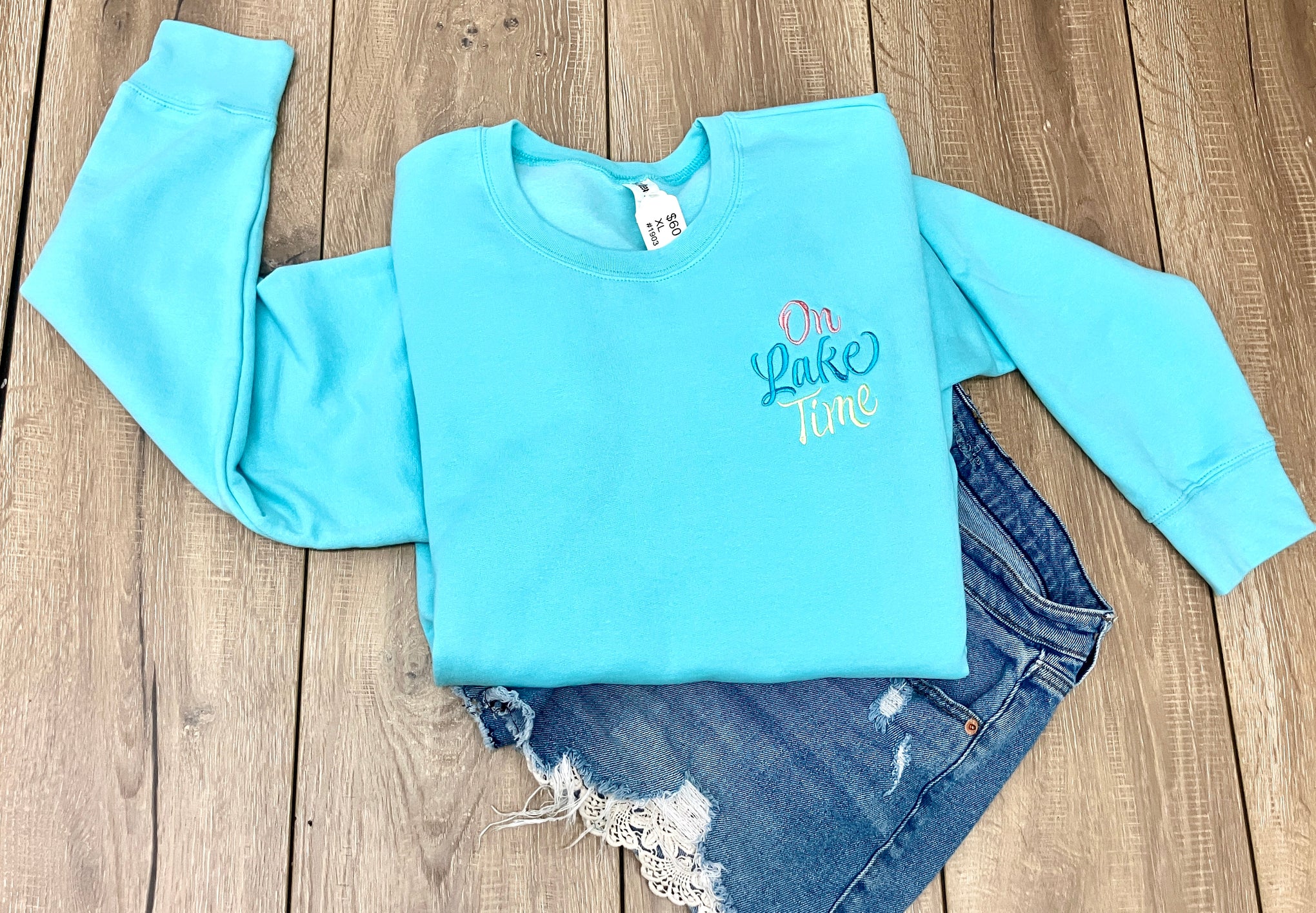 ON LAKE TIME EMBROIDERED SWEATSHIRT