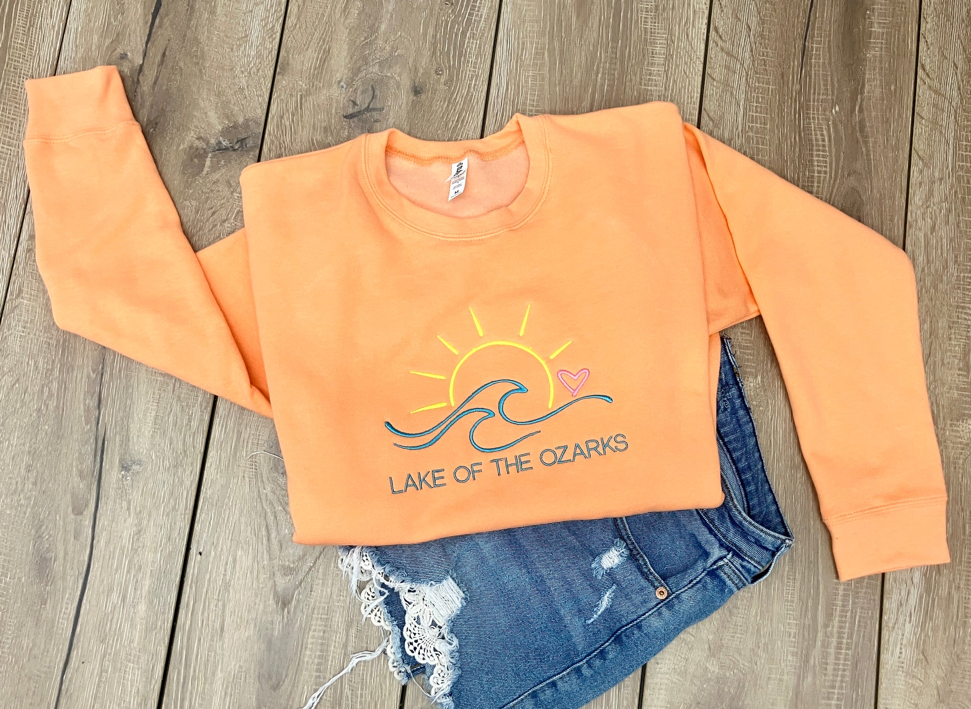 LOTO SUN WAVE HEART EMBROIDERED SWEATSHIRT