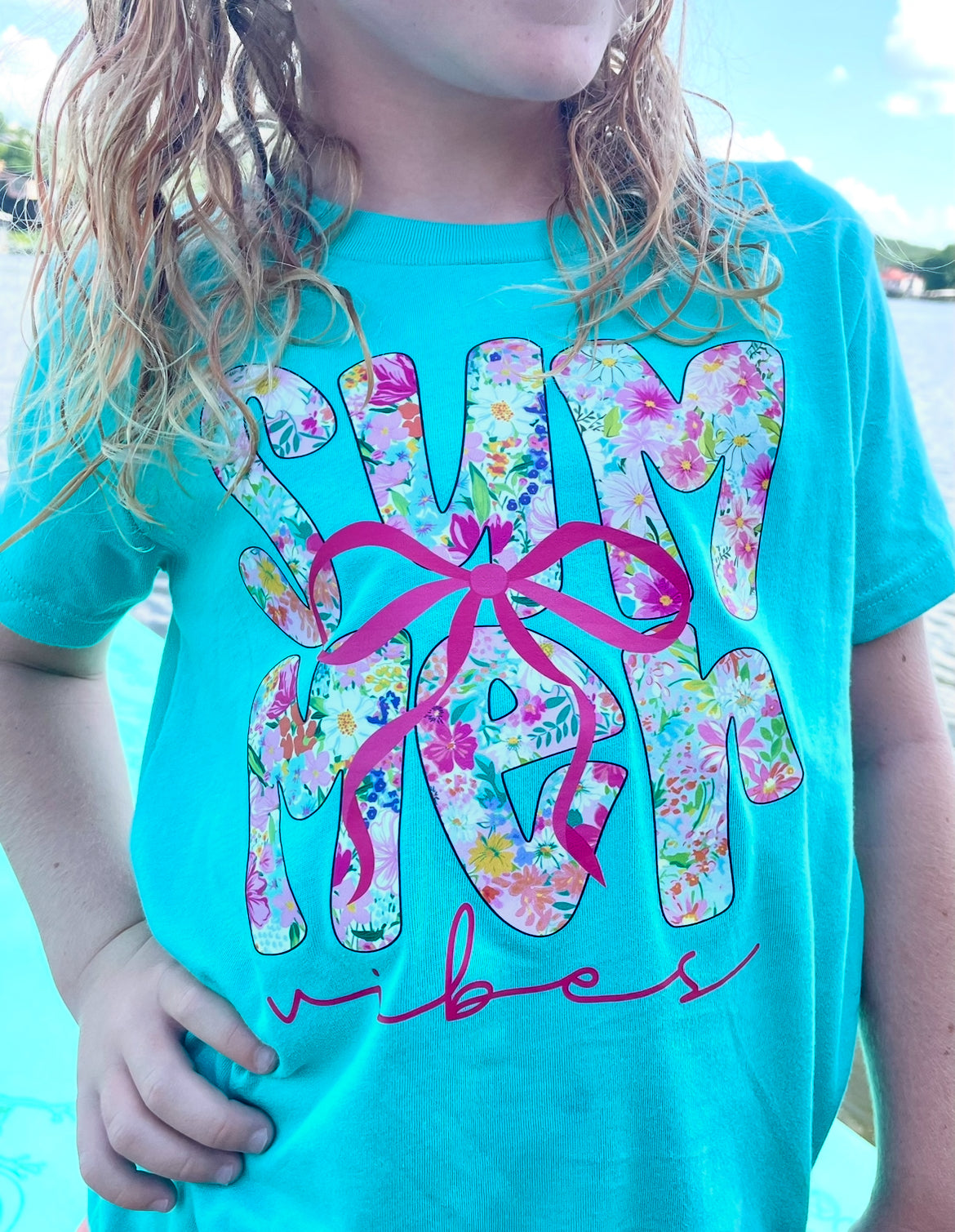 SUMMER VIBES YOUTH TEE