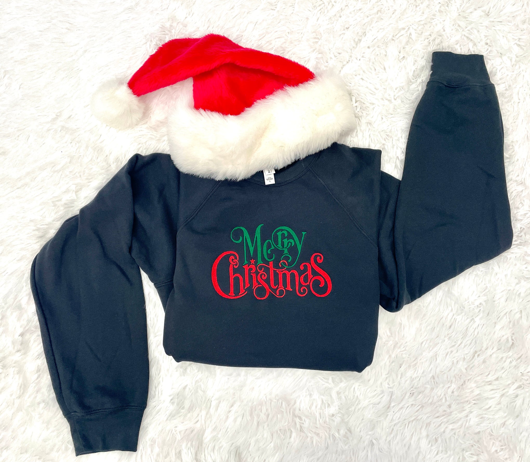 MERRY CHRISTMAS EMBROIDERED SWEATSHIRT