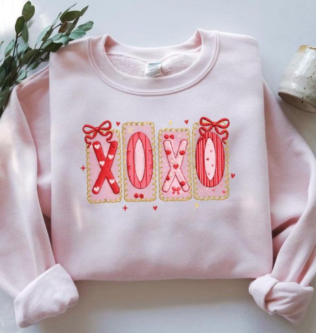 XOXO EMBROIDERED PINK SWEATSHIRT